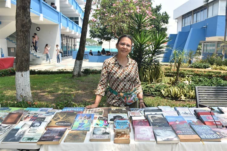 Realizan Feria de la Lectura 2023 en la UCC ‘Libros Libres’