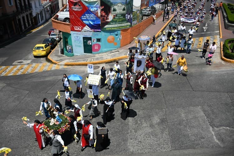 Encabeza Arzobispo de Xalapa marcha ante semana de oración por las vocaciones