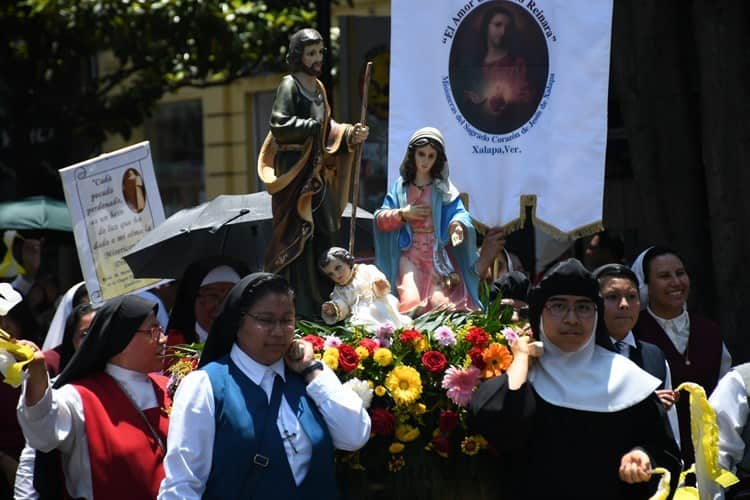 Encabeza Arzobispo de Xalapa marcha ante semana de oración por las vocaciones