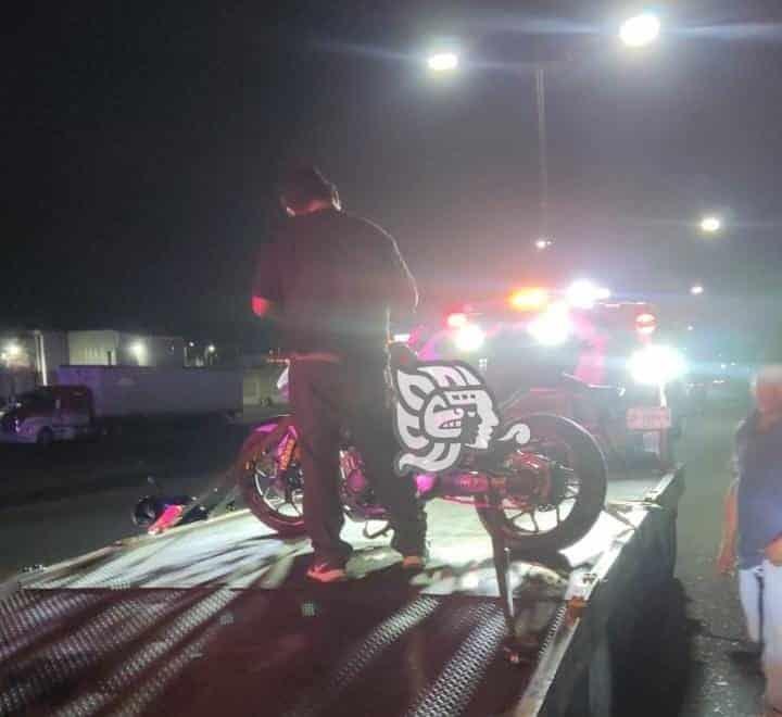 Derrapa motociclista en bulevard Fundadores, en Córdoba; termina en hospital