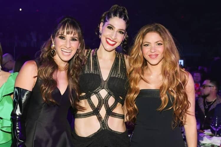 Shakira y Thalía disipan rivalidad en gala de Billboard Mujeres Latinas