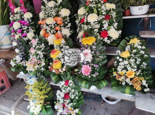 Floristas de Nanchital trabajarán las 24 horas por festejo a las madres