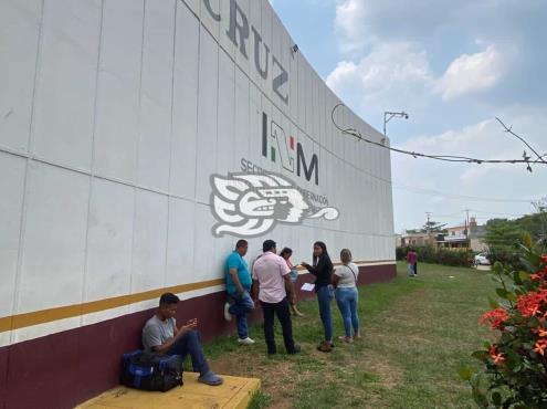 Protestan en Estación Migratoria de Acayucan por despido y falta de liquidación