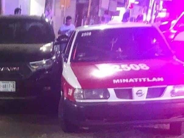 En Minatitlán, patrulla choca contra 2 taxis