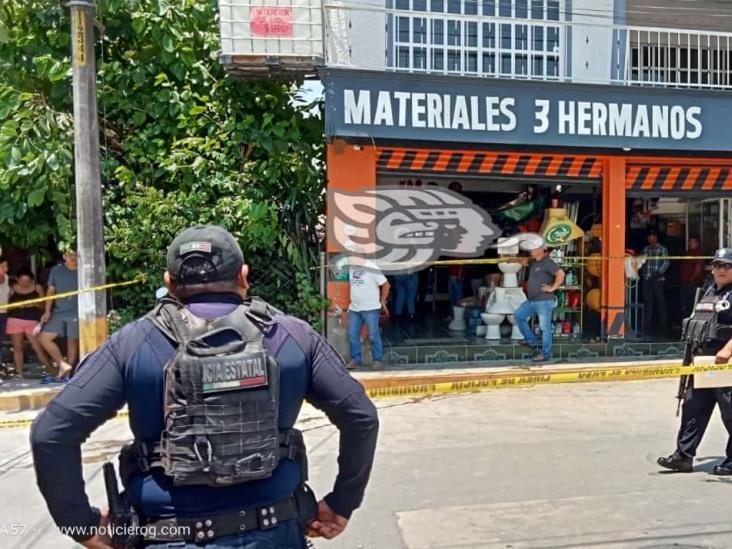 Sicarios asesinan a conocido empresario misanteco en su propio negocio y hieren a otro; era hijo de exregidor