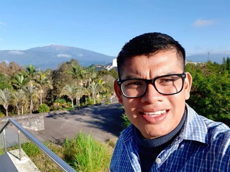 ‘Vale la pena el esfuerzo’; reconocerán trayectoria de Osvaldo Antonio, periodista de Coatzacoalcos