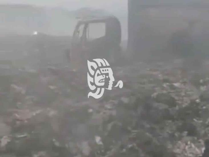 Humo los está enfermando; habitantes de Ixhuatlán denuncian quema de desechos