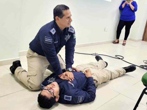 Ofrece curso Policía Municipal de primeros auxilios en Coatzacoalcos