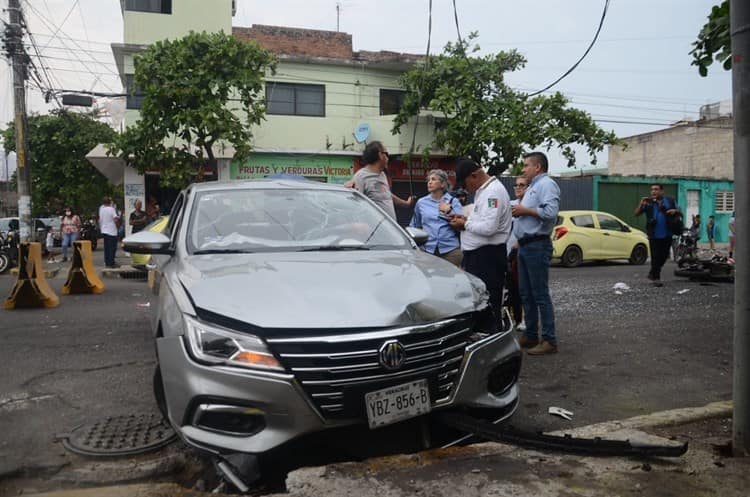 Auto impacta a joven motociclista en colonia Centro de Veracruz (+Video)