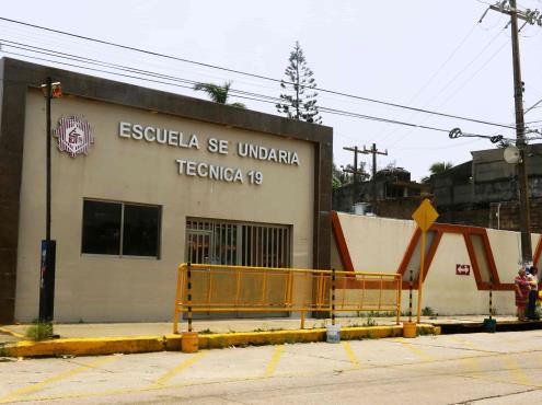 Hay déficit de 26 mil horas en secundarias técnicas y generales del sur de Veracruz