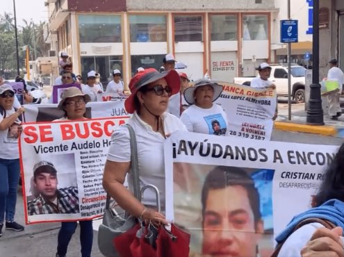 Madres de desaparecidos exigen justicia en calles de Veracruz (+Video)