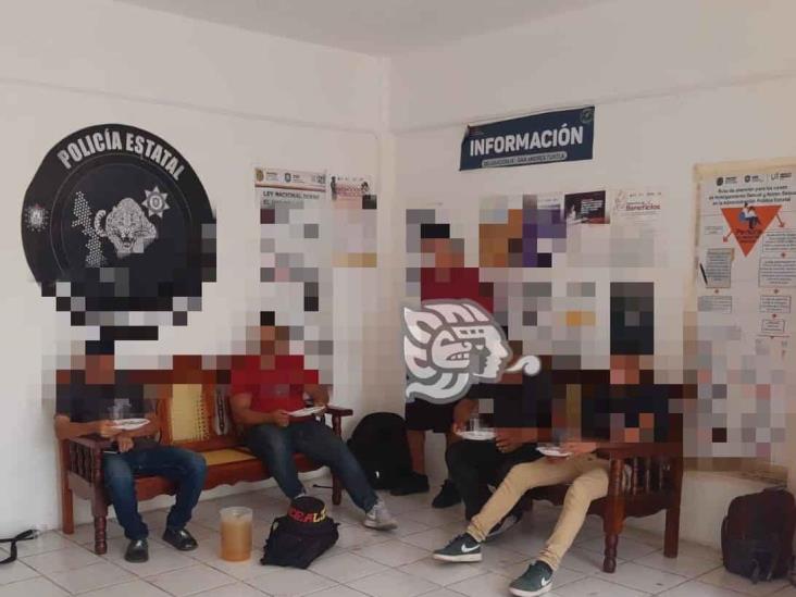 Resguardan a 23 migrantes centroamericanos en el centro de Veracruz