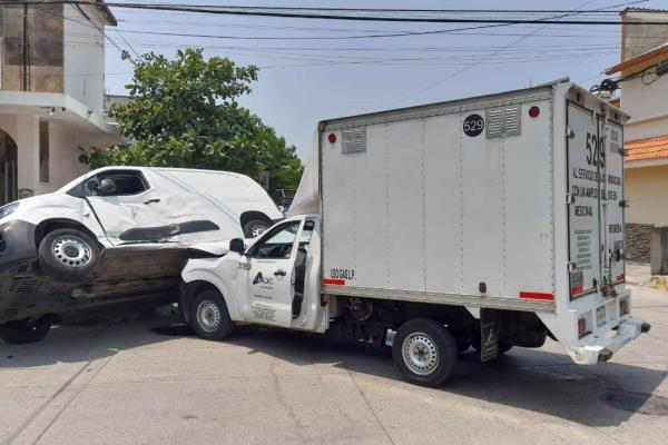 Se estrellan camionetas en la Reserva Tarimoya, en Veracruz