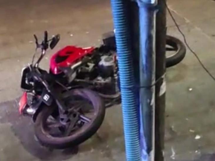 Fallece motociclista en hospital de Veracruz; no vio el tope en Díaz Mirón y derrapó
