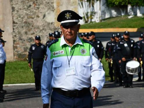 Reconocen labor de Enrique Alfonso Arriaga por 50 años como oficial vial