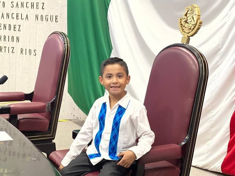 Thiago, diputado infantil por Coatzacoalcos; presentó su propuesta ‘Sangre para todos’