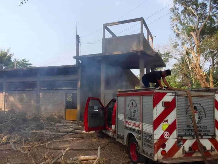 Bodega de casa de retiro se incendia en Sayula