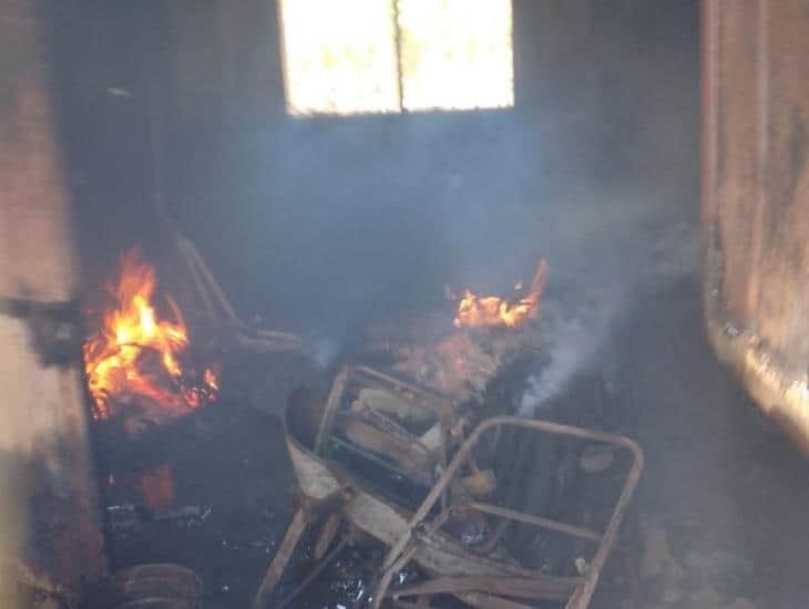 Bodega de casa de retiro se incendia en Sayula