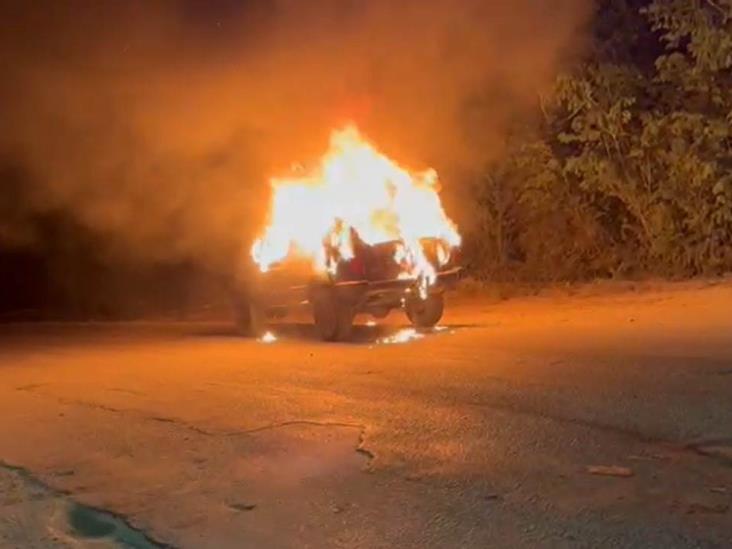 Atacan con bombas molotov a automóvil de periodista en Tulum, Quintana Roo