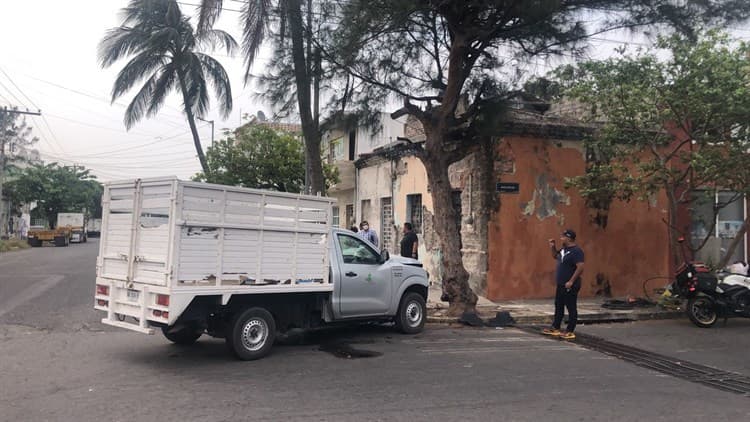 Automóvil se pasa la preferencia y choca con camioneta en el centro de Veracruz(+Video)