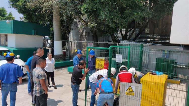 Por falla de luz en IMSS de Orizaba, caos en áreas prioritarias obliga a traslados