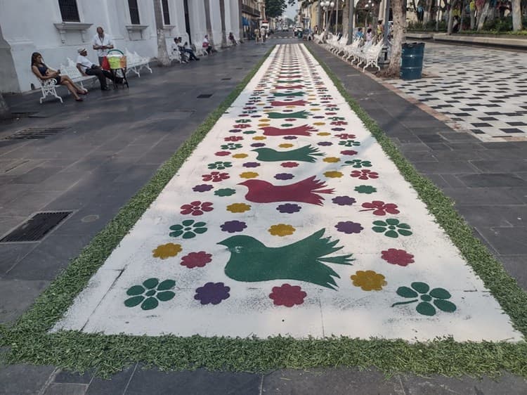 Exhiben tapetes monumentales de aserrín en Veracruz(+Video)