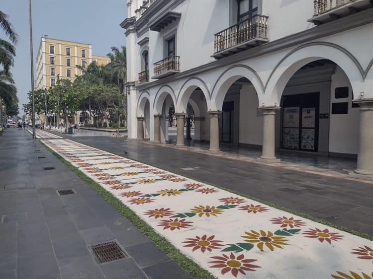Exhiben tapetes monumentales de aserrín en Veracruz (+Video)