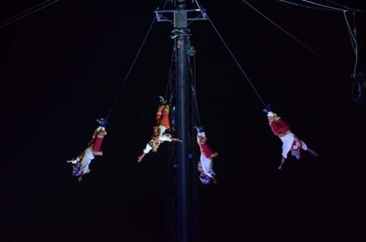 En el aire, la seguridad de los Voladores de Papantla: no les reactivan seguros de vida