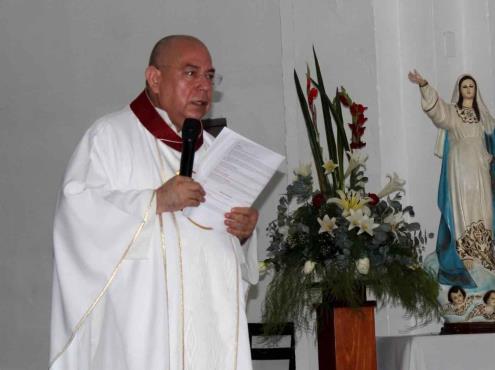 La Iglesia Católica reconoce labor de maestros en Misantla