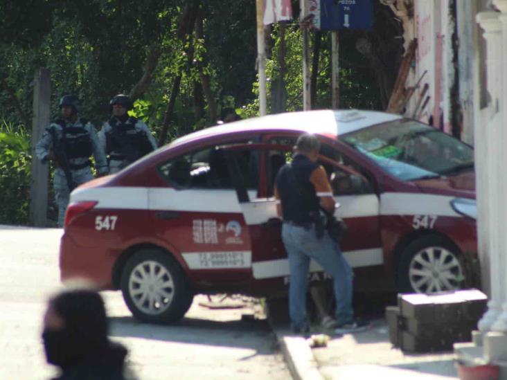 Se desata violencia en Poza Rica; matan a hombre y mujer que viajaban en un taxi