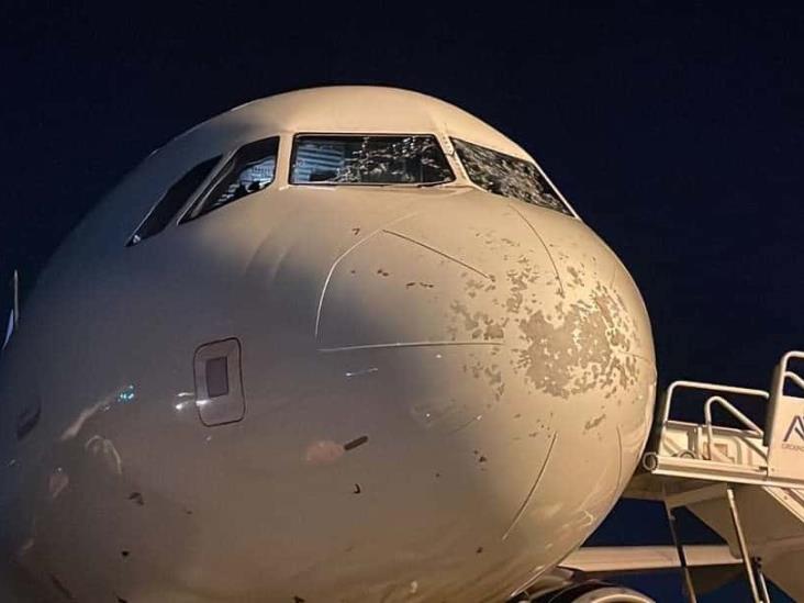 Granizo destroza parabrisas de avión durante vuelo(+Video)