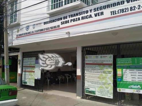 Policías de Veracruz intentan silenciar cobertura de Univisión en Poza Rica; retienen a reporteros