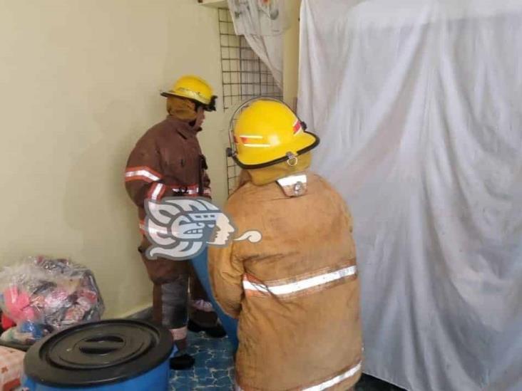 Bomberos sofocan incendio en vivienda de Tlapacoyan