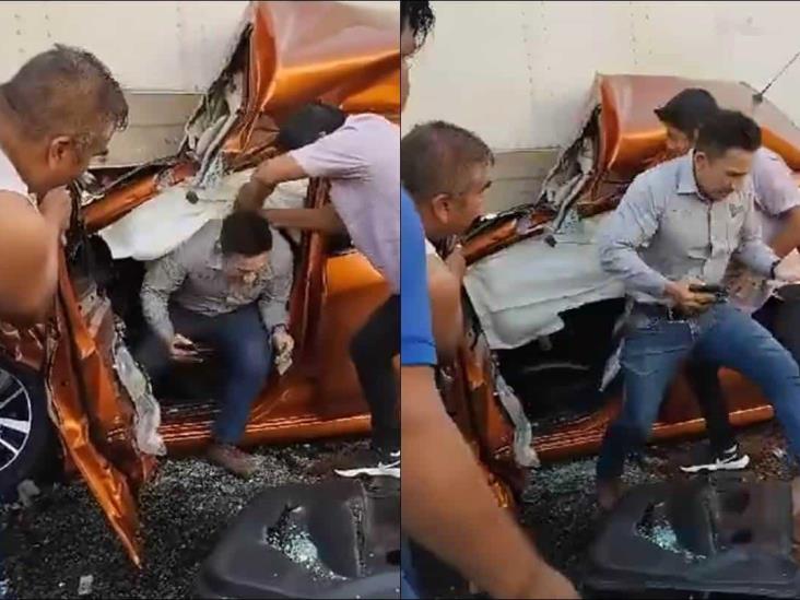 ¡Volvió a nacer! Conductor resulta ileso al quedar su auto bajo una caja de tráiler en Tabasco(+Video)
