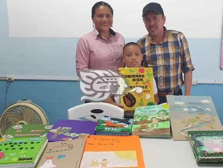 Sebastián pasa a la fase regional del concurso Libro Artesanal Veracruzano
