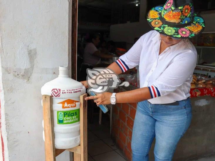 Promueven el reciclaje con contenedores para pilas en Nanchital