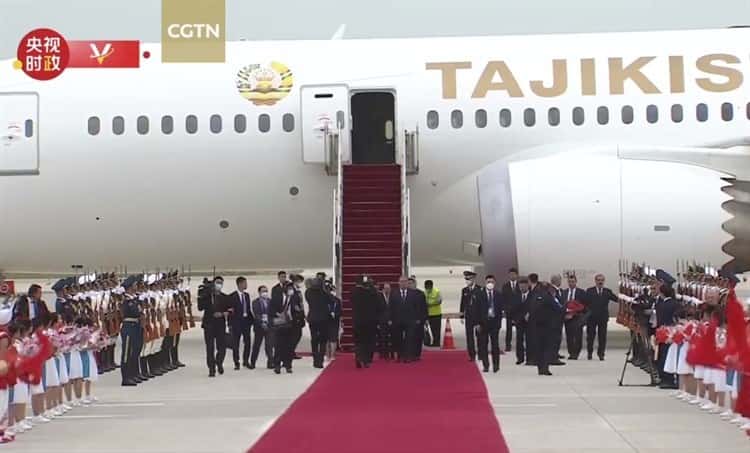 Estrena el presidente de Tayikistán el ex avión presidencial de México(+Video)