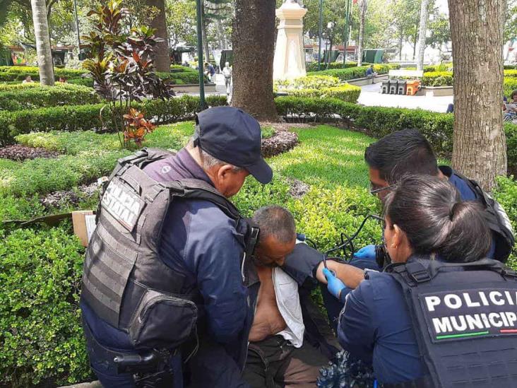 El poeta de Enríquez sufre ataque de epilepsia en el centro de Xalapa