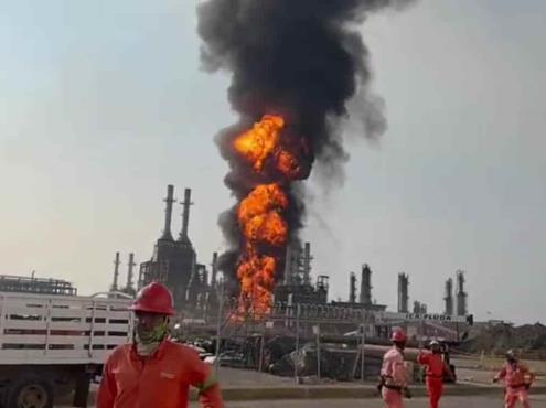 Pesadilla en llamas: controlan incendio en refinería de Salina Cruz (+Video)