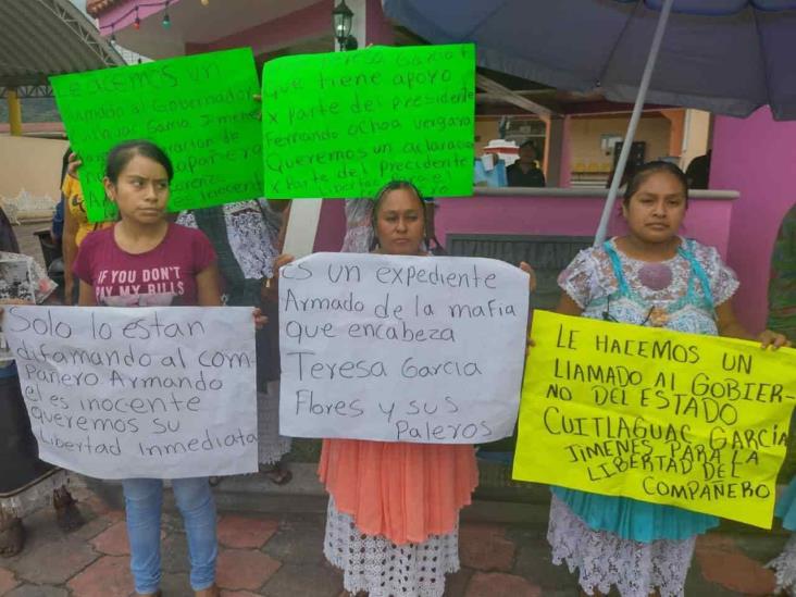 Exigen integrantes de Mujeres Voluntarias liberación de su compañero detenido el miércoles (+Video)