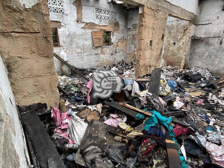 Incendio consumió pertenencias de familia en Cosoleacaque; piden ayuda