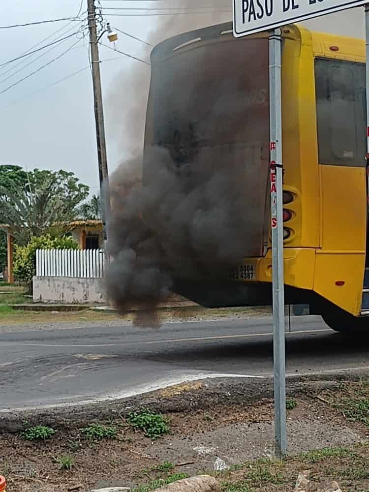 Se registra conato de incendio en camión de la ruta Tlalixcoyan; se dirigía a Veracruz