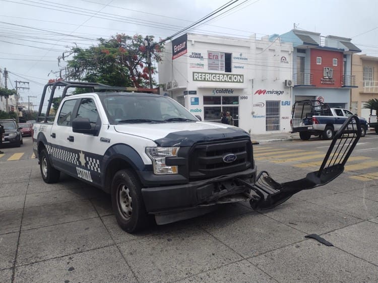 Patrulla choca con automóvil en la colonia Ricardo Flores Magón(+Video)