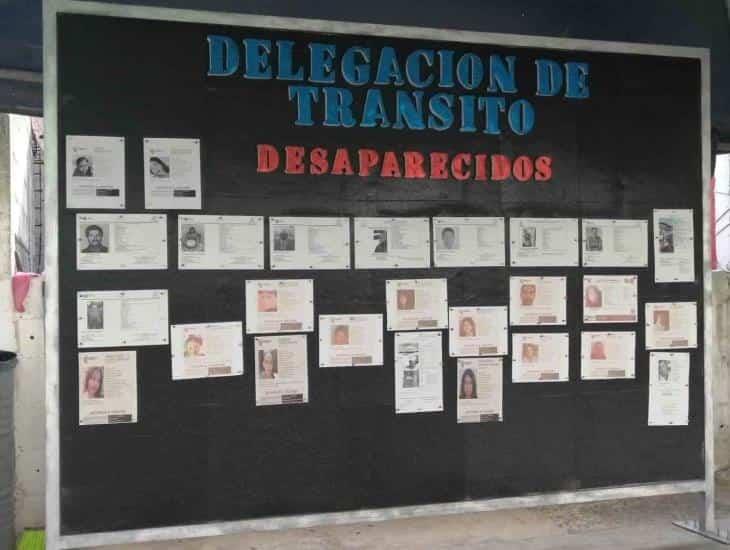 Instalan muro de desaparecidos en Delegación de Tránsito en Coatzacoalcos