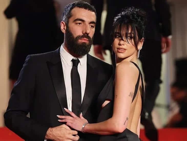 Dua Lipa aparece en alfombra roja de Cannes con nuevo novio