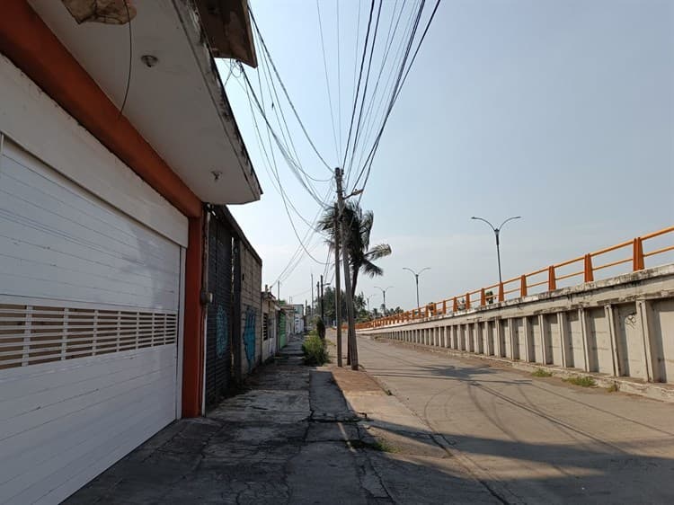 Apagones dejan sin medicina a vecinos de la Virgilio Uribe, en Veracruz