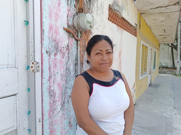 Desde el 2017 vecinos de la Virgilio Uribe tienen problemas de apagones dejándolos sin medicamento