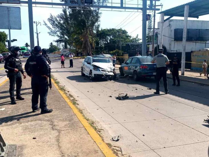 Carambolazo en la Transístmica; patrulla de GN impacta dos vehículos (+Video)