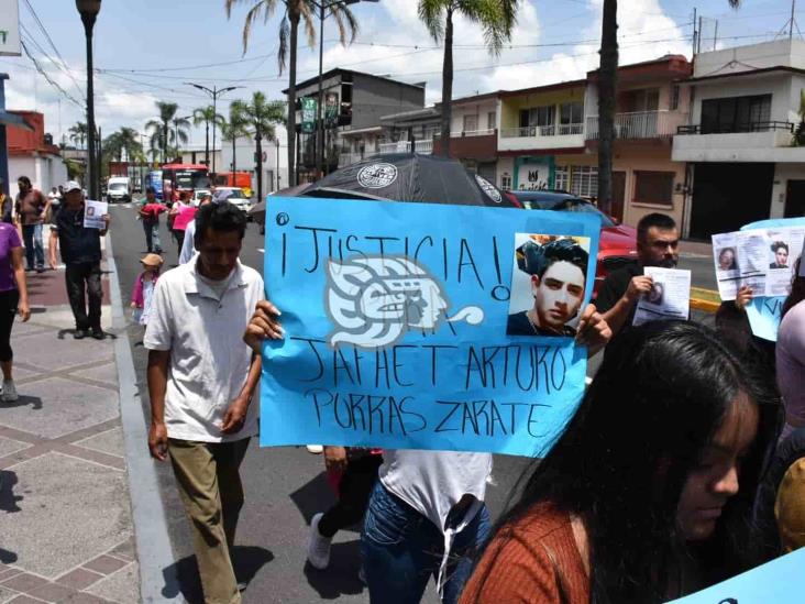 Con marcha, exigen aparición de Ashley y Jafhet, desaparecidos en Ixtaczoquitlán (+Video)