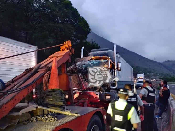 Accidente múltiple en Nogales genera movilización policial